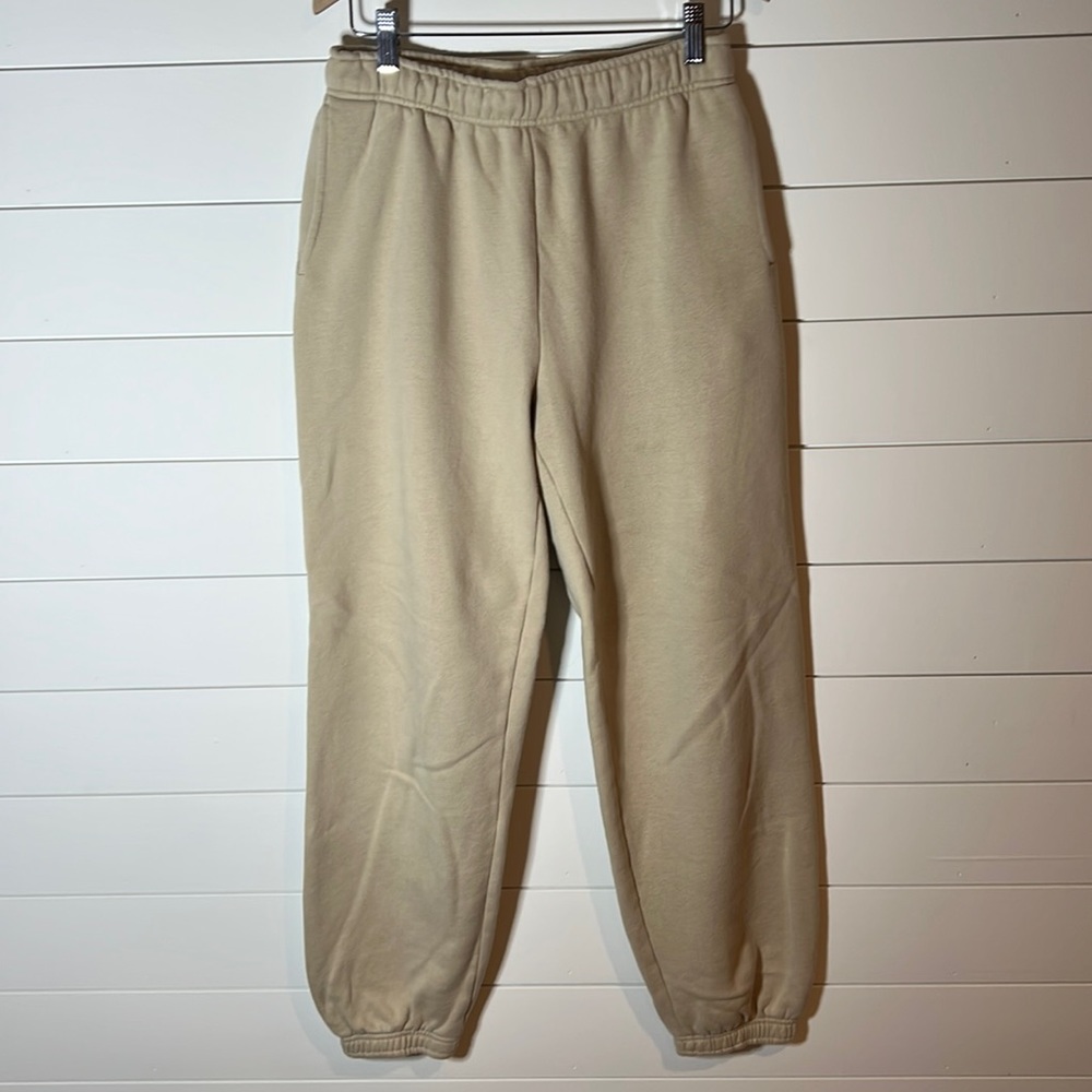 Aritzia TNA Cozy Fleece sweatpants. Taupe, size XS. “Mega” style
